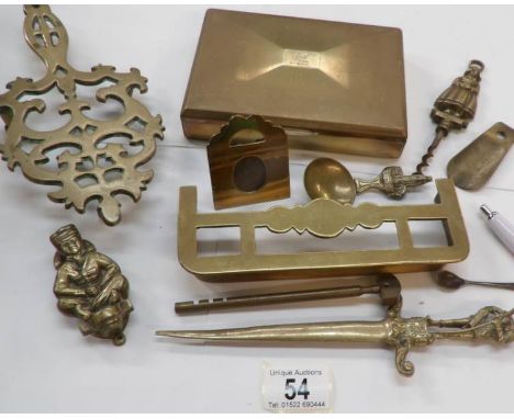 A mixed lot of brass including door knocker, trivet, box etc