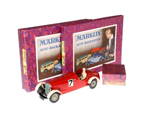 Märklin Baukasten-Auto, Rennwagen, 1107 R, rot HL, mit Uhrwerkmotor, intakt, dazu leicht def. Fahrer, Schlüssel, OK 1109 M, O