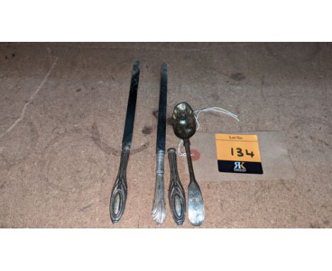 4 assorted items in silver comprising 2 off slim knives/letter openers, 1 handle, 1 spoonPlease note this lot is not subject 