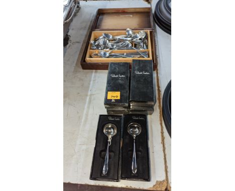 Cutlery lot comprising box &amp; contents of mostly Oneida cutlery plus 6 Robert Welch sauce ladlesPlease note this lot is no