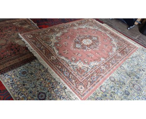 Machine made Persian design rug, 223cm x 169cmPlease note this lot is not subject to VAT. The hammer price will still be subj