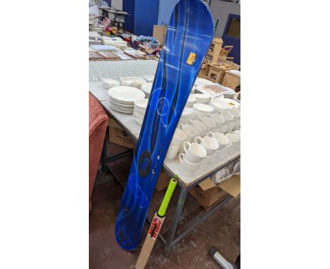 Mixed lot comprising Cap Tech Austrian snowboard plus cricket batPlease note this lot is not subject to VAT. The hammer price