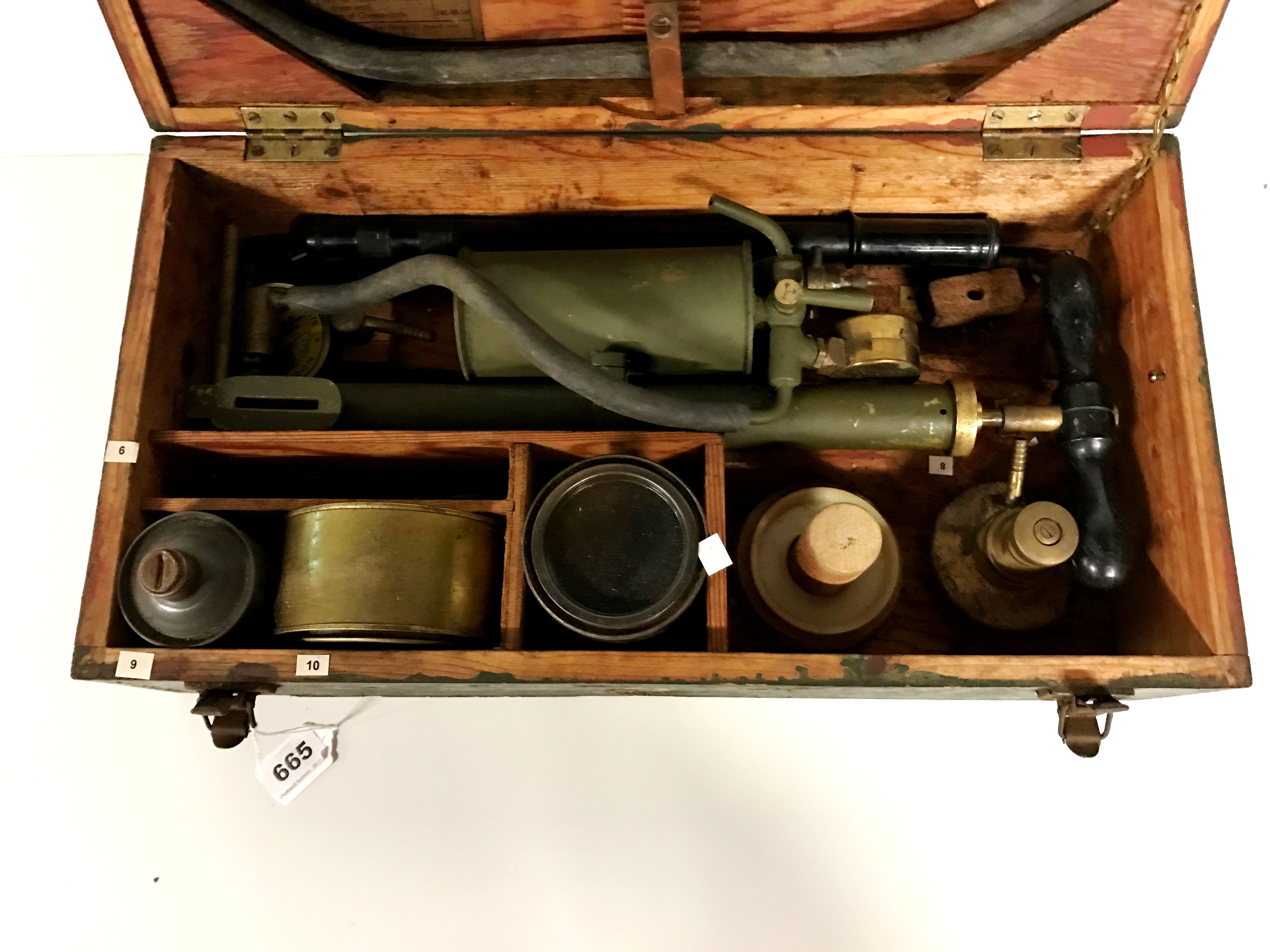 A World War II bomb disposal kit (Stevens Stopper MK2, serial no. 1374