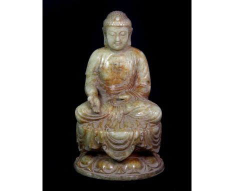 A fine quality Chinese carved jade figure of the seated Buddha, H. 15cm. Est. £200 - 300.