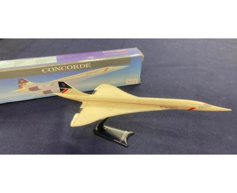 British Airways Concorde push fit plastic construction model in box with instructions scale 1;250