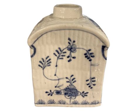 18th Century porcelain tea caddy with an onion pattern design, possibly Meissen