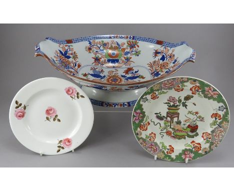 A group of early nineteenth century Spode wares, c. 1810-20. To include: a transfer-printed Bowpot with Ship border plate, a 