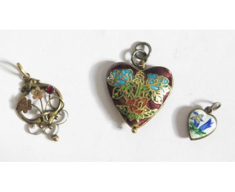 A 9ct Gold Pendant (28mm, 0.8g) and two enamel heart pendants 