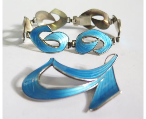 A Norwegian Sterling Silver and Blue Enamel bracelet and matching brooch (55mm) 