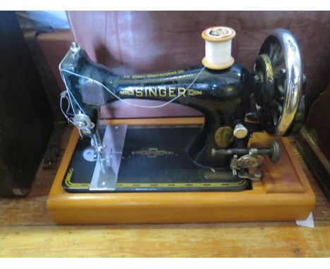 A Singer Manual Sewing Machine Serial No. 14067022 