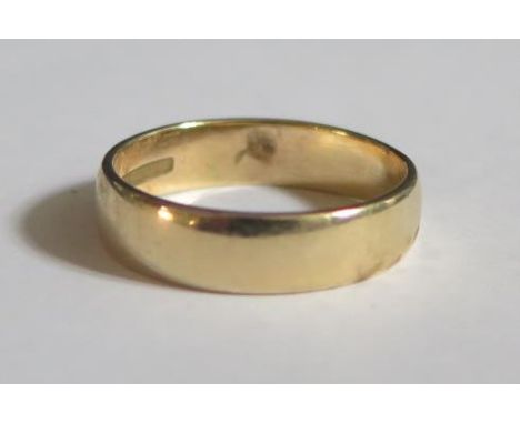 A 9ct Gold Wedding Band, size R, 3.7g 