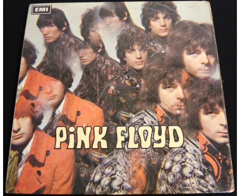 PINK FLOYD - THE PIPER AT THE GATES OF DAWN MONO 1ST - A well presented 1st UK mono LP/2nd pressing sleeve issued on the blac