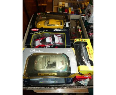 One box of modern issue diecast to include Bburago, Lamborghini, various others