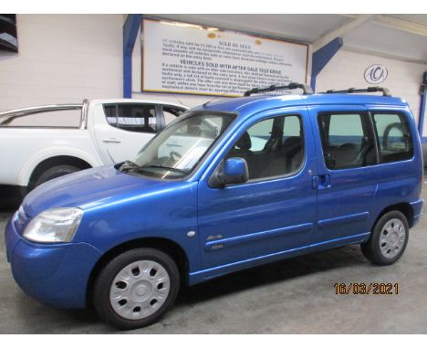 Make &amp; Model: Citroen Berlingo MultispaceDate of Reg: YG03 YUKColour: Bluecc: 1587MoT: 15-11-2021Fuel Type: PETROLMileage