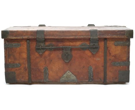 A LATE 19TH/EARLY 20TH CENTURY METAL BOUND LEATHER STAGECOACH TRUNK&nbsp; hinged top with suspension rings to rear and two hi