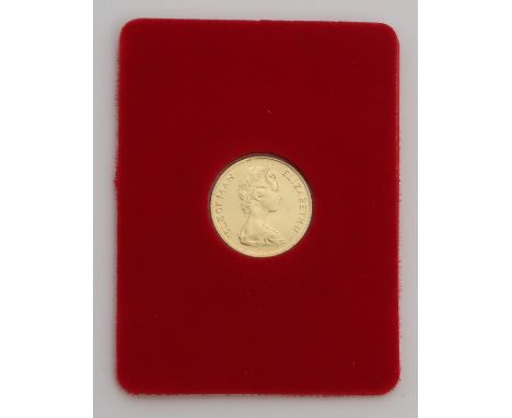 ELIZABETH II 1980 ISLE OF MAN 1/2 SOVEREIGN&nbsp; Obverse; bust facing right legend around&nbsp;ISLE OF MAN ELIZABETH II Reve