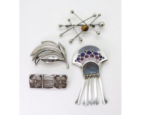 A COLLECTION OF SCANDINAVIAN JEWELS to include a David Andersen silver enamelled fan shaped pendant/brooch, designed by Toril