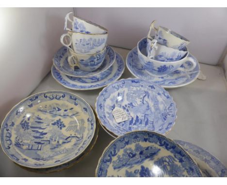 QTY. GRAINGER'S, WORCESTER AND OTHER BLUE AND WHITE PAGODA WARE, JOHN PINNICK COLLECTION