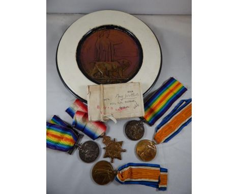 MILITARY INTEREST : WW1 DEATH PLAQUE IN CIRCULAR FRAME, VICTORY, WAR & 1914 STAR TO 9471 WW FREEMAN 2 WORCESTER REGIMENT, & W