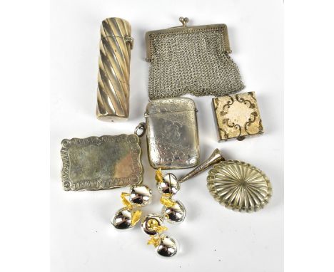 A silver scent bottle with wrythen moulded body, a small silver mesh purse, silver vesta case, a plated snuff box, a plated p