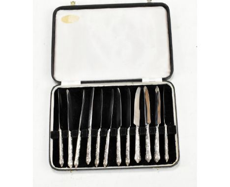 A set of twelve Elizabeth II hallmarked silver handled knives, Sheffield 1973.