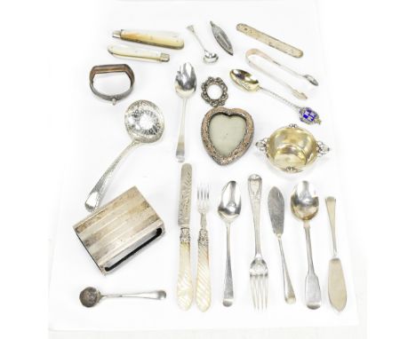 JOHN STONE; a Victorian hallmarked silver teaspoon, Exeter 1838, two hallmarked silver bladed fruit knives with mother of pea