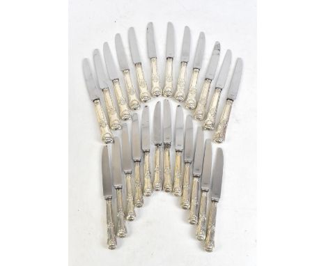 Twenty-four period silver handled King's pattern knives with stainless steel blades (24).