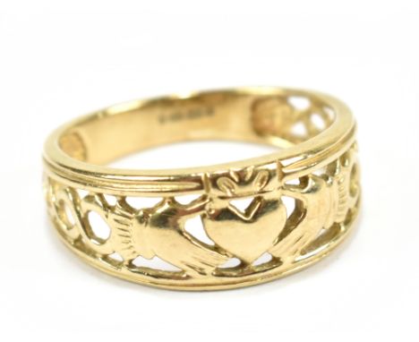 A 9ct yellow gold pierced ring, size T, approx 3.9g.Additional InformationOverall in good condition