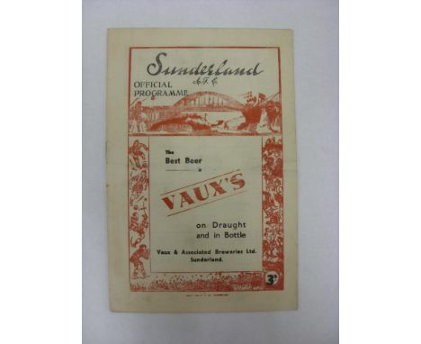 SUNDERLAND, 1949/1950, a football programme from the fixture with Newcastle United played on 04/03/1950 (folded, scores writt