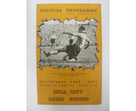 HULL CITY, 1949/1950, a football programme from the fixture with Leeds United played on 29/10/1949 (slight fold).