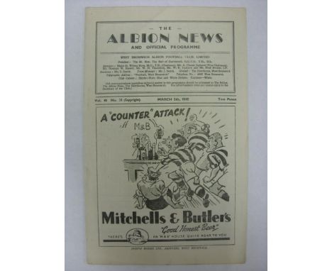 WEST BROMWICH ALBION, 1948/1949, a football programme from the home fixture with Fulham, played on 05/03/1949 (slight fold).