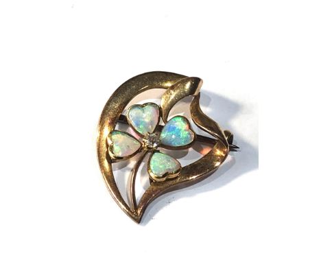 14ct gold opal and diamond brooch weight 4.4g 