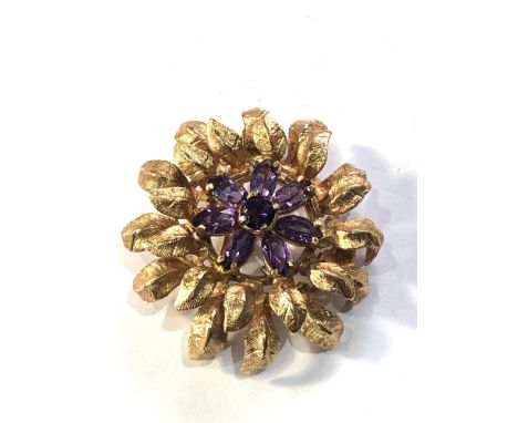 14ct gold flower amethyst brooch measures approx 3.2cm dia weight 11g 