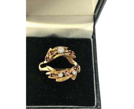 14ct gold diamond and ruby ring weight 6.3g 