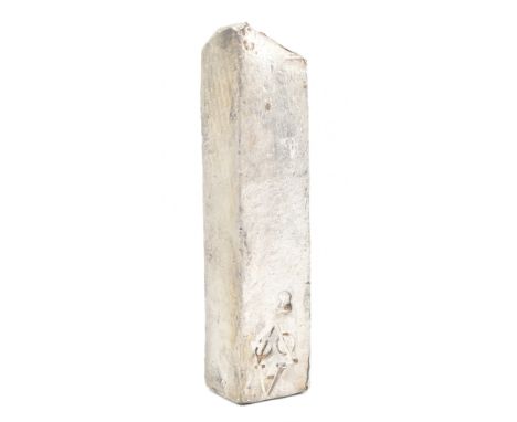 A maritime Dutch East India Company V.O.C. (Vereenigde Oost-indische Compagnie ) silver ingot bar 1739. The silver ingot was 