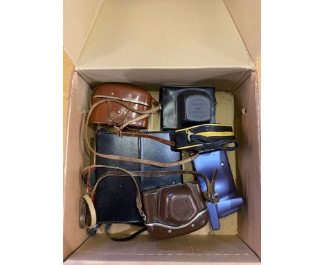 Box of 6 vintage cameras 