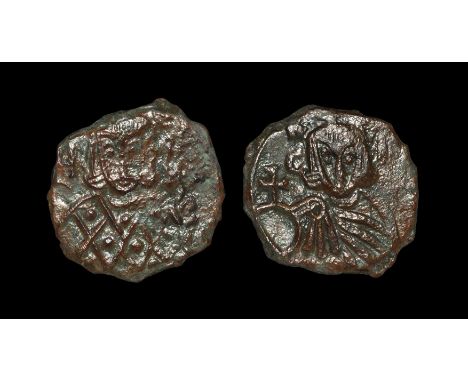 813-820 AD. Syracuse mint. Obv: LEON legend above, crowned bust facing with short beard, wearing loros, holding cross potent,
