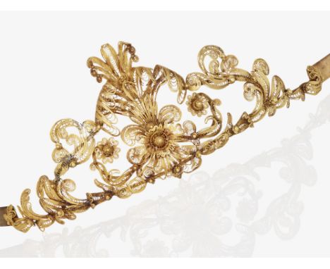 Seltenes Diadem aus Goldfiligran (Cannetille-Technik)

Wohl Deutschland, um 1810-1820

Goldfiligran: Gelbgold 750/-, getestet