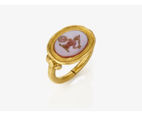 Ring mit Gemme

HENRY KAROLA

Gold 900/-, getestet. Signiert HENRY KAROLA. 1 Lagenstein (Karneol-Onyx), ca. 13,8 x 10,8 mm. D