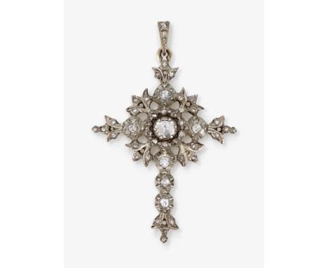 Seltener Kreuzanhänger mit Diamanten

Frankreich, um 1740-1750

Gelbgold 750/- und Silber, getestet. 1 größere zentrale Diama