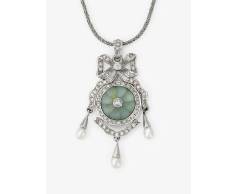 Anhänger mit Brillanten und Zuchtperlen

Pforzheim, um 1998, FABERGÉ VICTOR MAYER

Platin 950/-, gestempelt. Juwelierpunze VM