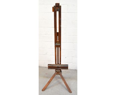 A vintage Reeves & Sons Ltd artists' easel, height 180cm.