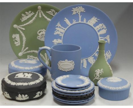 A collection of assorted Wedgwood jasper wares to include black jasper trinket jar and cover, blue jasper ware mug etc