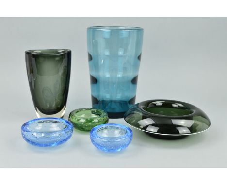 A GROUP OF WHITEFRIARS GLASS, to include a 6936 pattern bowl in shadow green with a white enamel rim, diameter 22cm, a 9652 p