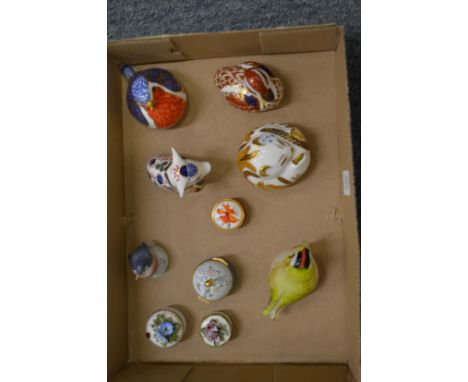 A collection of Royal Crown Derby animals and birds and other collectables.