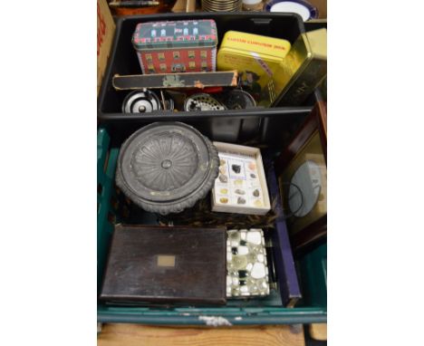 Miscellaneous collectables.