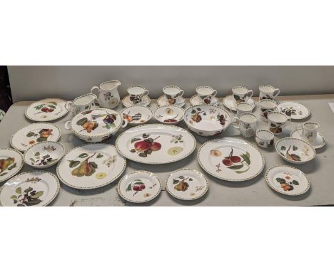 A part Royal horticultural society collection Hookers fruit tea/dinner services to include cups, saucers, bowls and jugsLocat