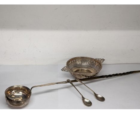 Mixed silver to include two silver spoons hallmarked Birmingham 1984, a silver dish hallmarked Birmingham 1957, together with