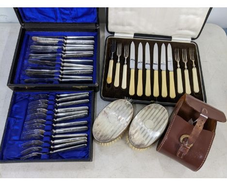 Mixed silver and silver plate to include a pair of silver leather cased brushesLocation: 