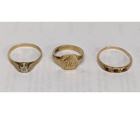Three 9ct gold rings to include a signet ring 6g Location: 